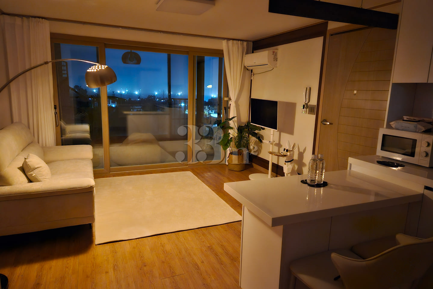 West-facing / Stunning view / Fully furnished 7th image