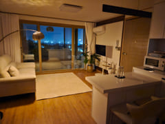 West-facing / Stunning view / Fully furnished 7th image