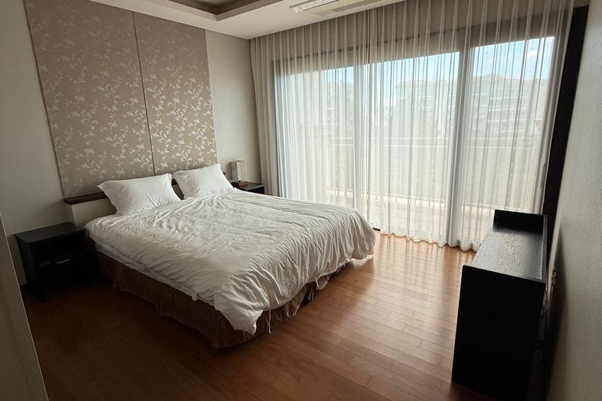 JJ 스테이 1번째 이미지