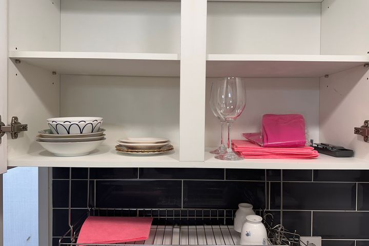Quiet studio apartment in the city center nea 7th image