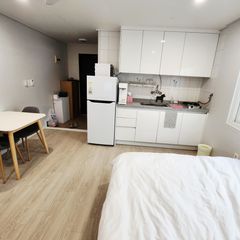 Chic & Cozy Accommodation 103 in Downtown Jun Unit Image