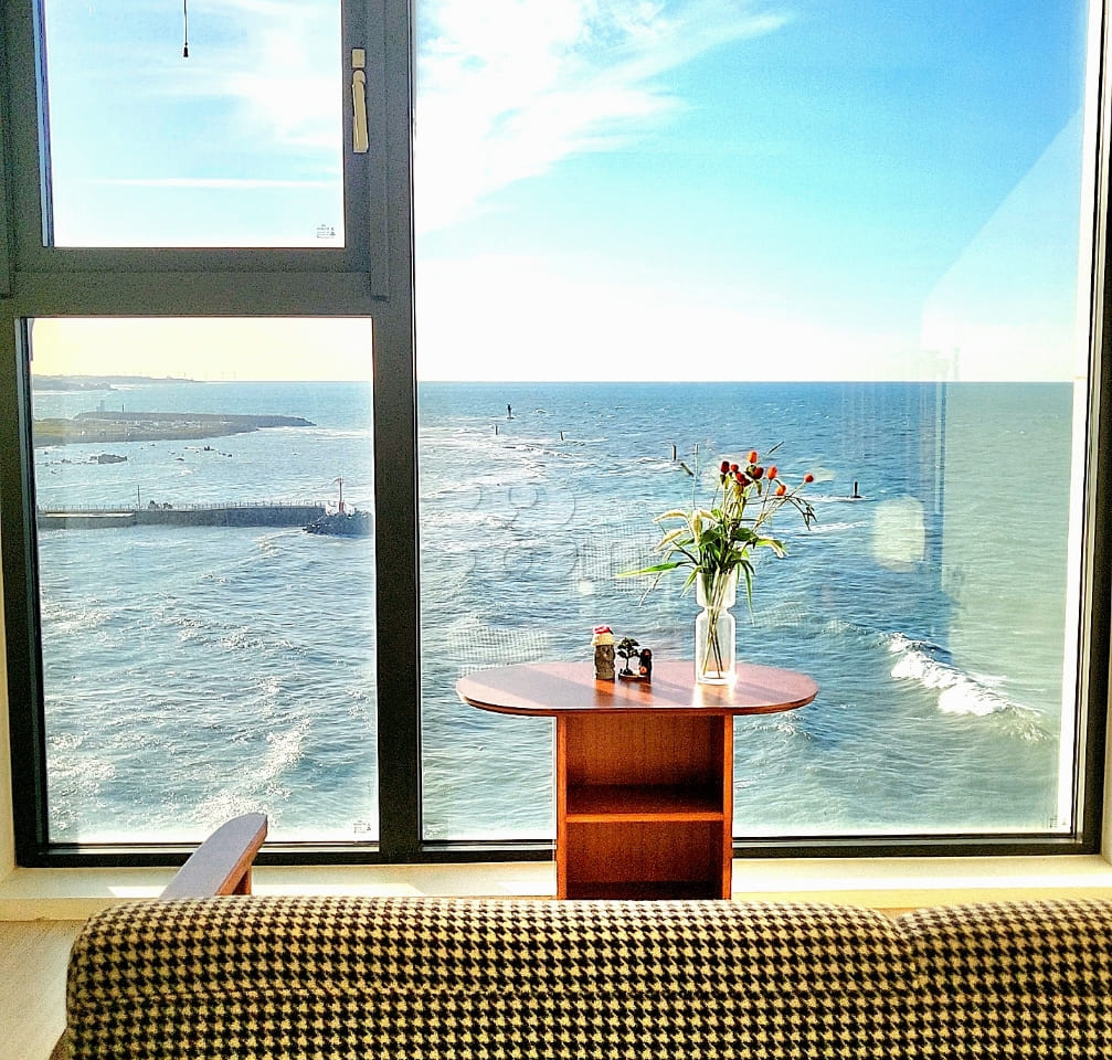 Top floor with a view of the Jeju sea 2th image