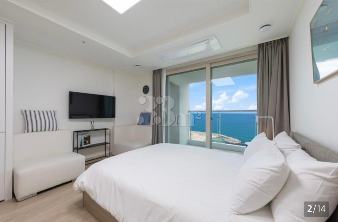 Direct ocean-view terrace 2th image