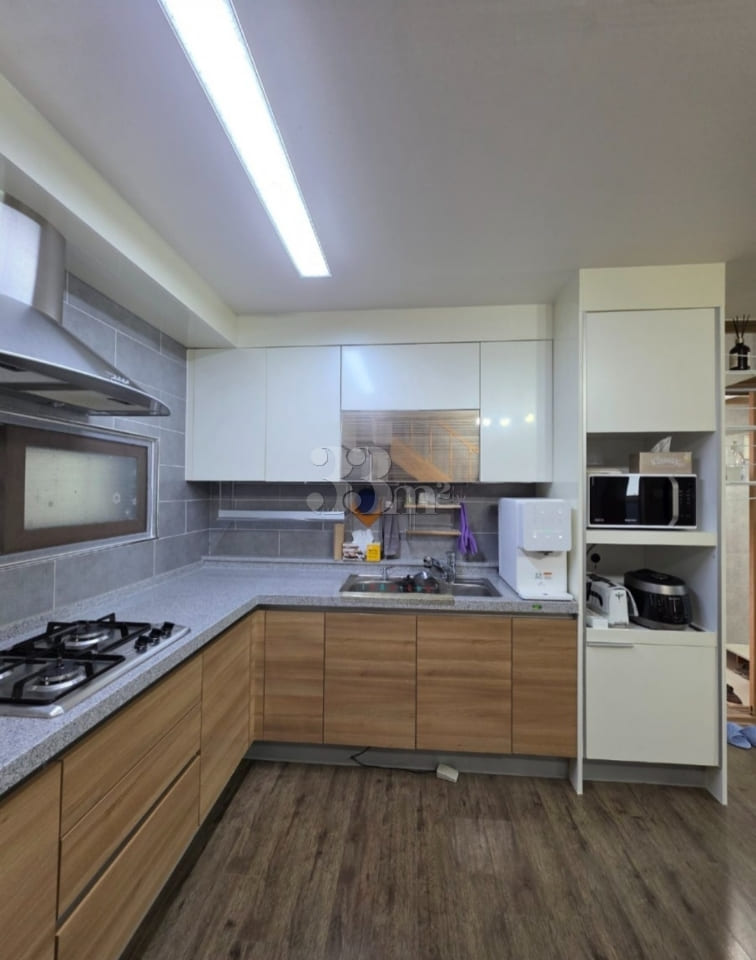 Gunsan. Fully furnished. Large parking lot. 5th image