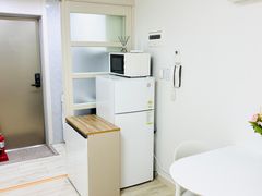 Sunny and cozy 2nd-floor studio apartment 13th image