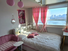 Perfect rating! Beautiful 2-bedroom unit. 1th image