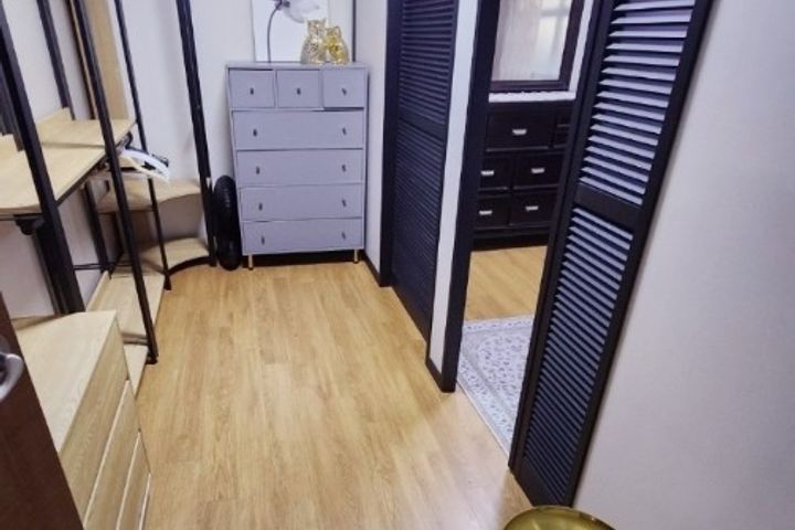 2nd floor, 3 bedrooms + 1 4th image