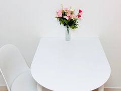 Sunny and cozy 2nd-floor studio apartment 8th image
