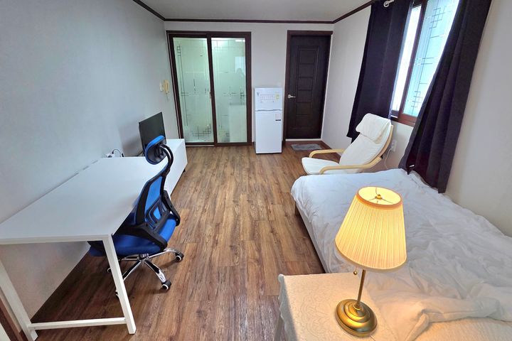 3rd floor of a downtown area near Korea Unive 1th image