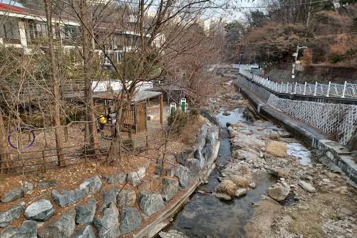 Persimmon Tree Villa, Bukhansan (3 Guests) 13th image