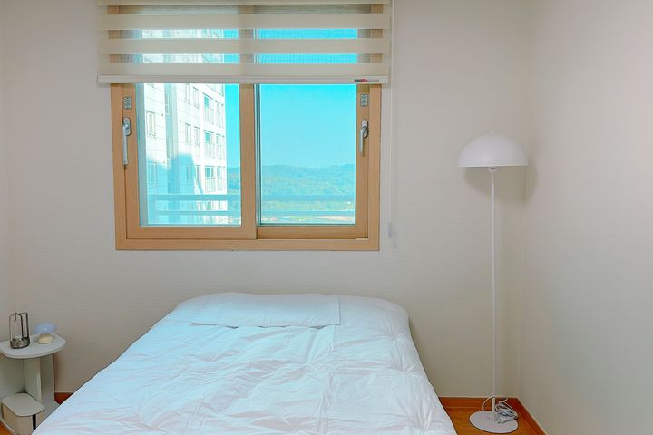 Gyeyang New Three-Room Apartment with Full Op 16th image