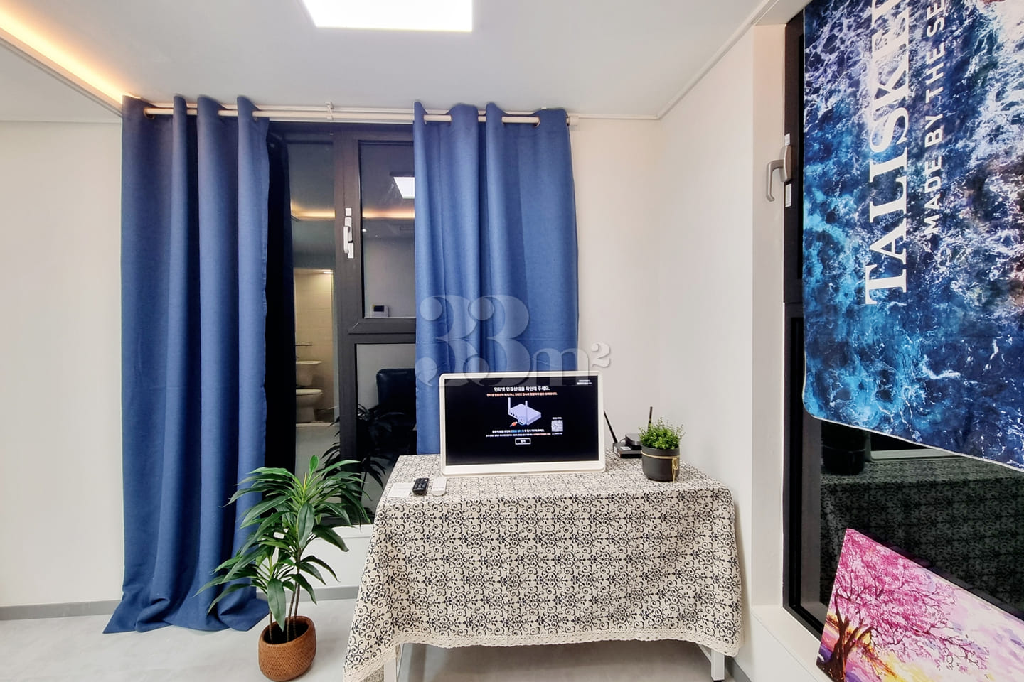 Sunny, fully furnished unit 4th image