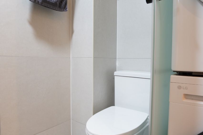 서울대입구역 203호