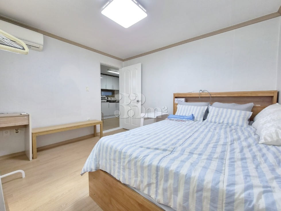 Two-room apartment near Yangjae Citizen's For 14th image