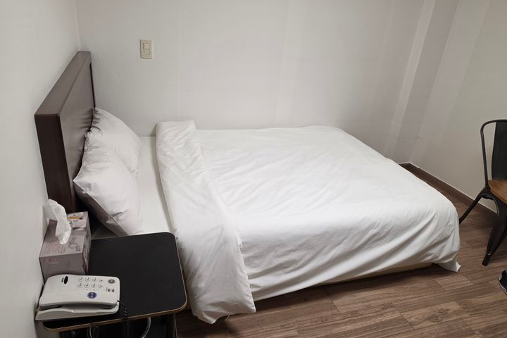 한달하우스 더블침대1 3번째 이미지