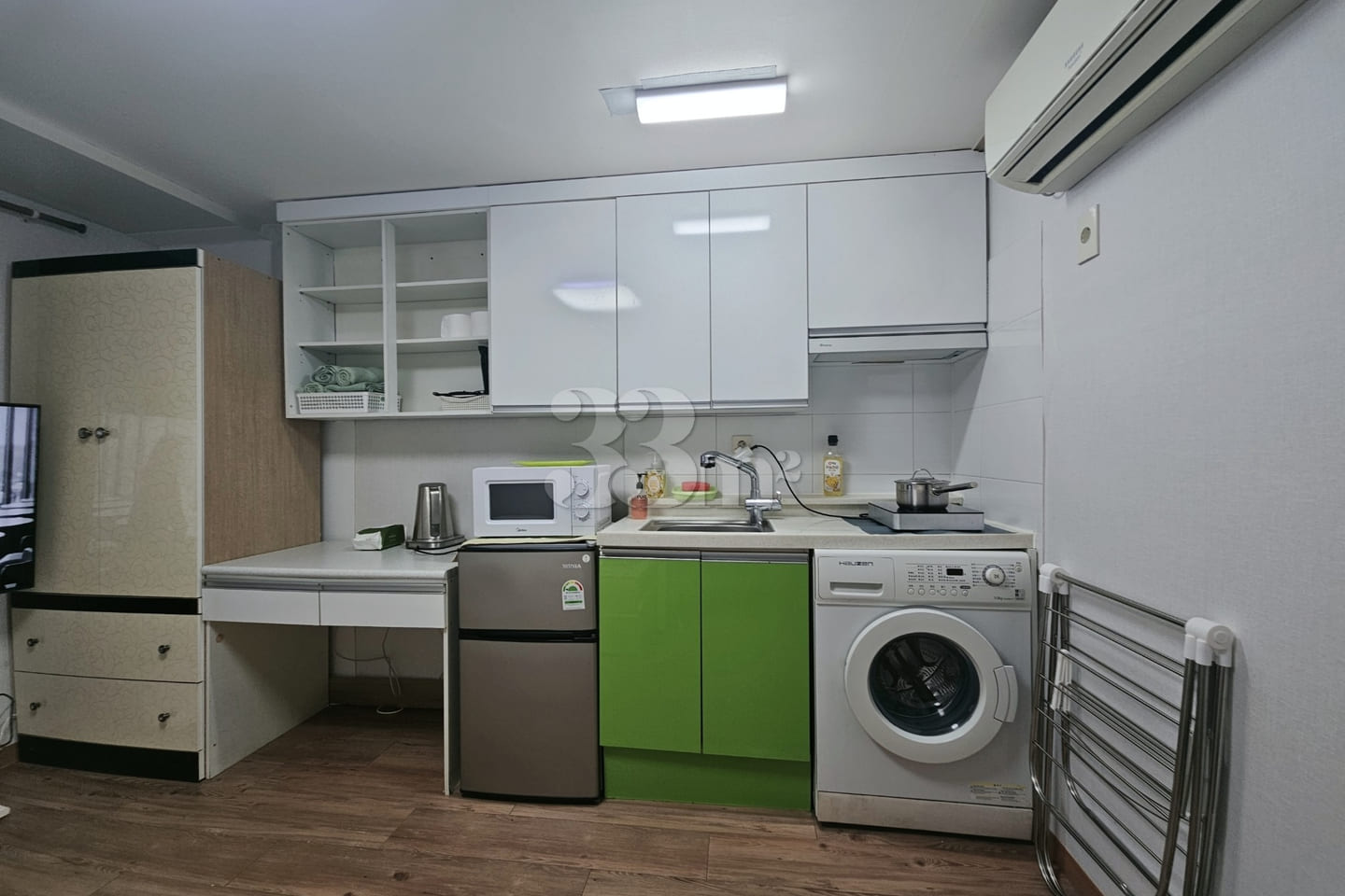 Clean and affordable studio apartment. 5th image