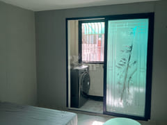 Sunny two-bedroom apartment near the subway s 6th image