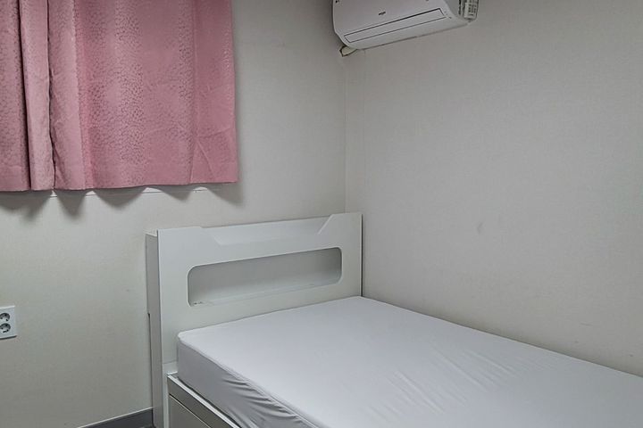 Juan Unit 205 3th image