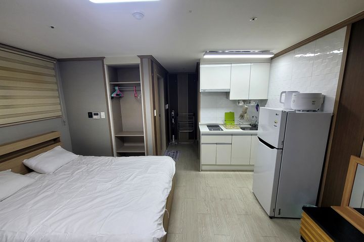 Seohyeon Hostel, Room 701 1th image