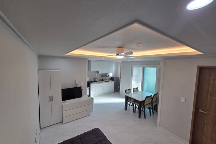 Chojeon-dong fully furnished studio apartment 0th image