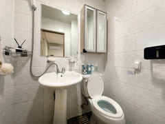 Well-maintained, fully furnished room 🍀 11th image