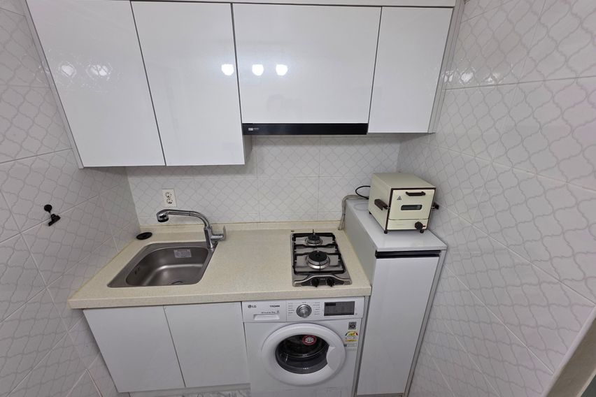 광장로 하얀집203호