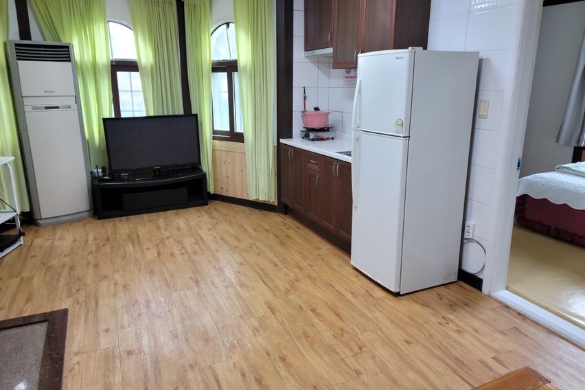 Two-room apartment on Aewol Coastal Road 3th image