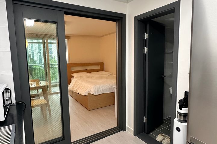 Two-room apartment near Bucheon City Hall/Sin 12th image