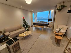 A stay with an open view of the Han River 10th image