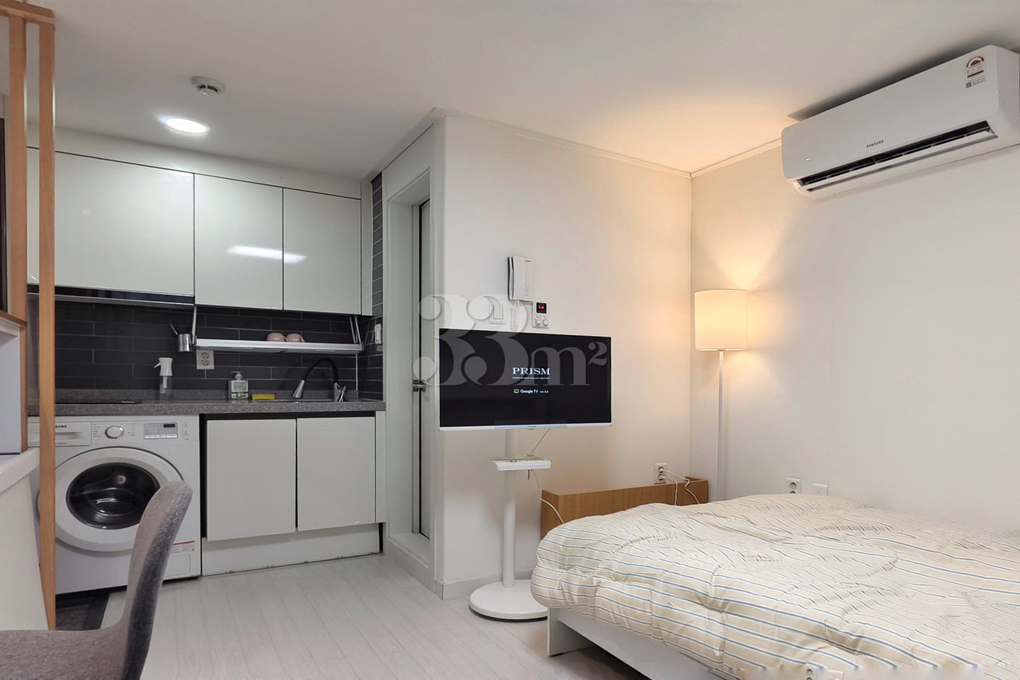 Large studio apartment, 20 minutes from Gangn 3th image