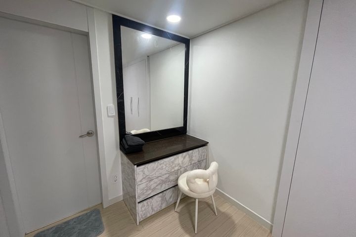 A cozy and quiet room 9th image