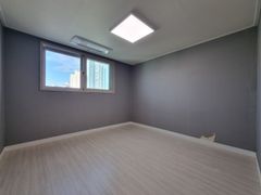 2-bedroom unit in a trendy area of Millak-don 3th image