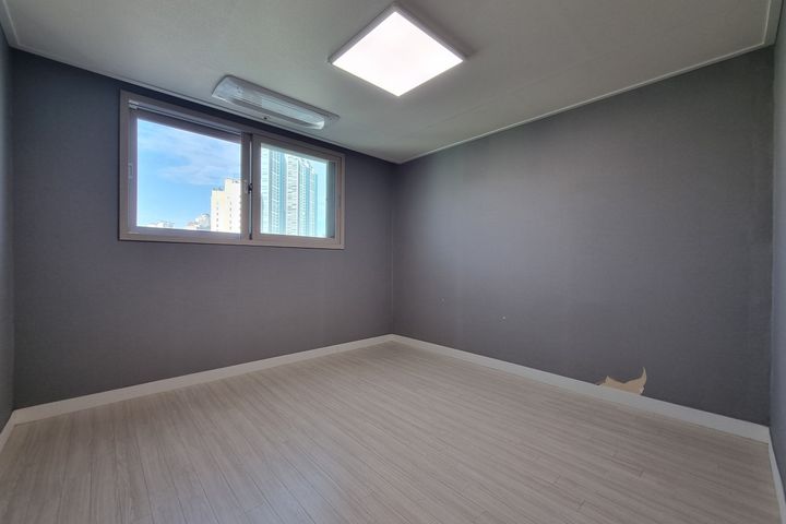 2-bedroom unit in a trendy area of Millak-don 3th image