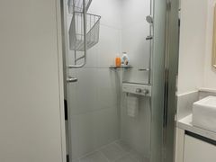 Brand-new two-room unit, parking available. 8th image