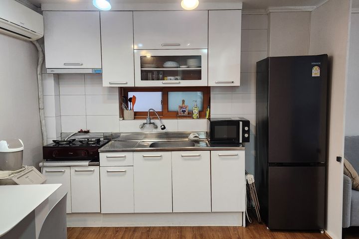 Fully furnished villa near Yeongdeungpo Marke 5th image