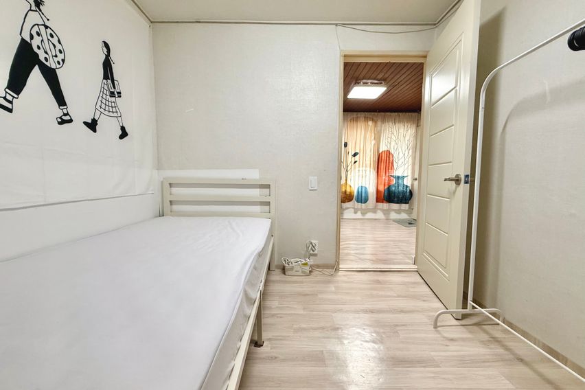 이대역 도보 4분 2룸