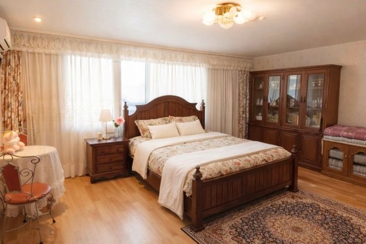 50-pyeong, three-bedroom apartment near a sub 1th image