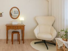 Cozy Dining Room / 10 Minutes from Sillim 4th image