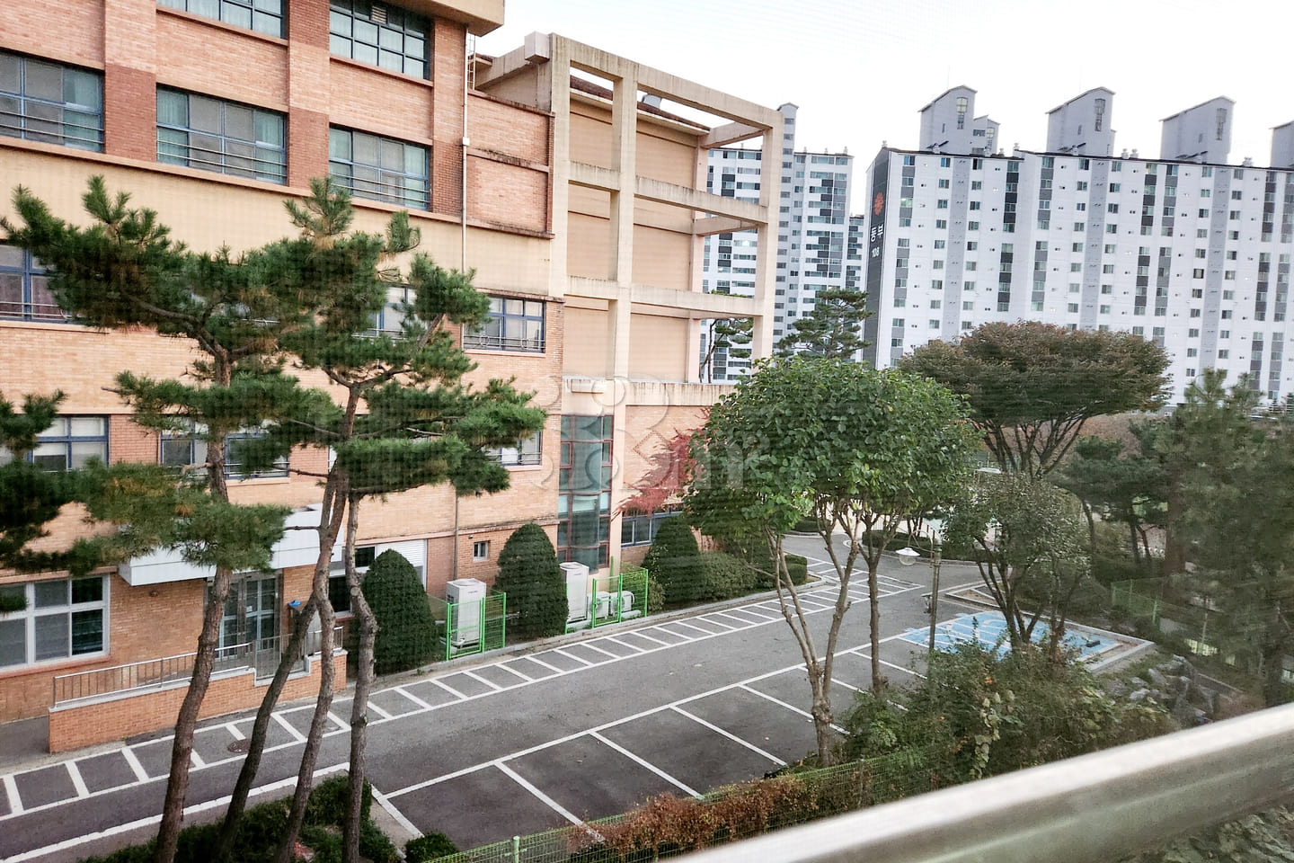 Convenient parking, 2-room unit 🏡 Unit 404 18th image