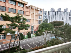 Convenient parking, 2-room unit 🏡 Unit 404 18th image