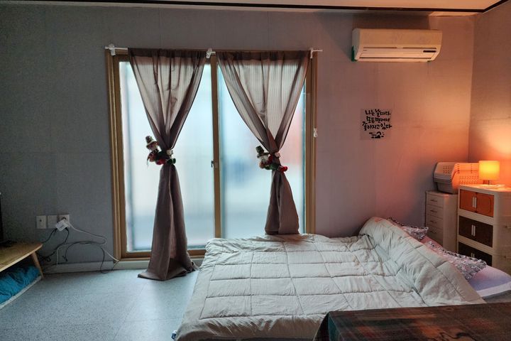 Studio apartment near Cheongnyangni Station 0th image