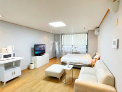Spacious, fully furnished unit (approx. 40m²) 4th image