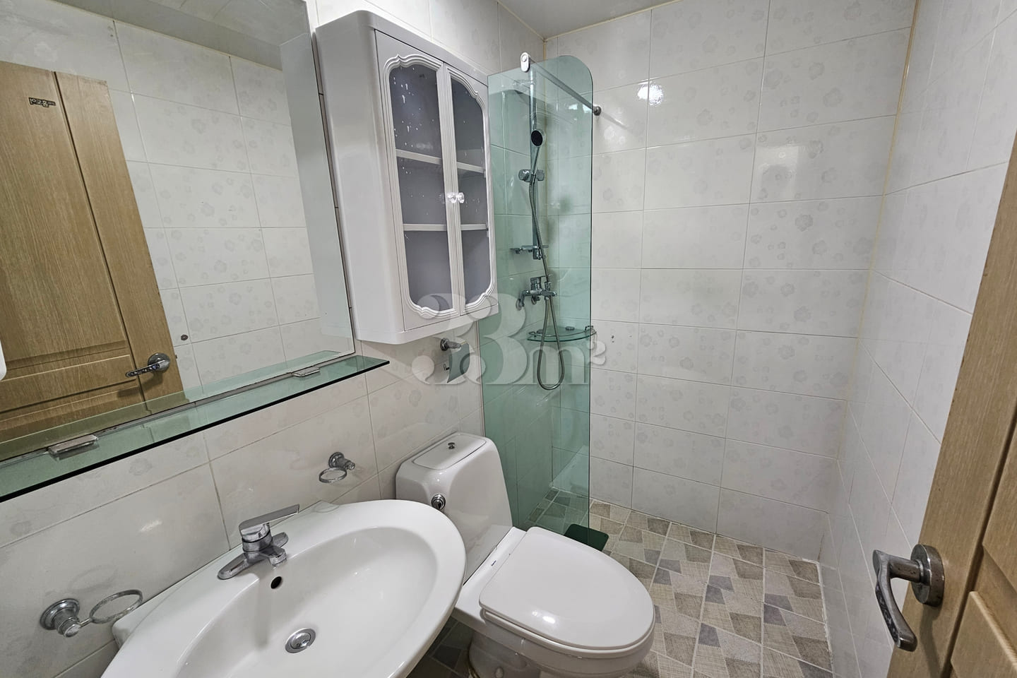 Two-Room Unit 207 4th image