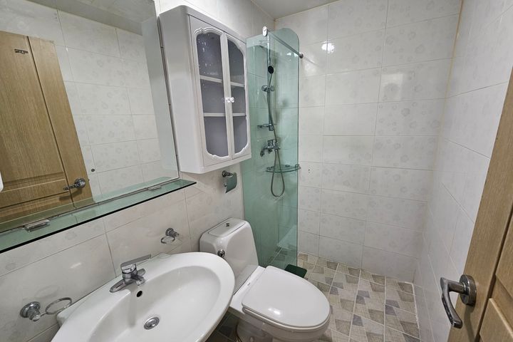 Two-Room Unit 407 6th image