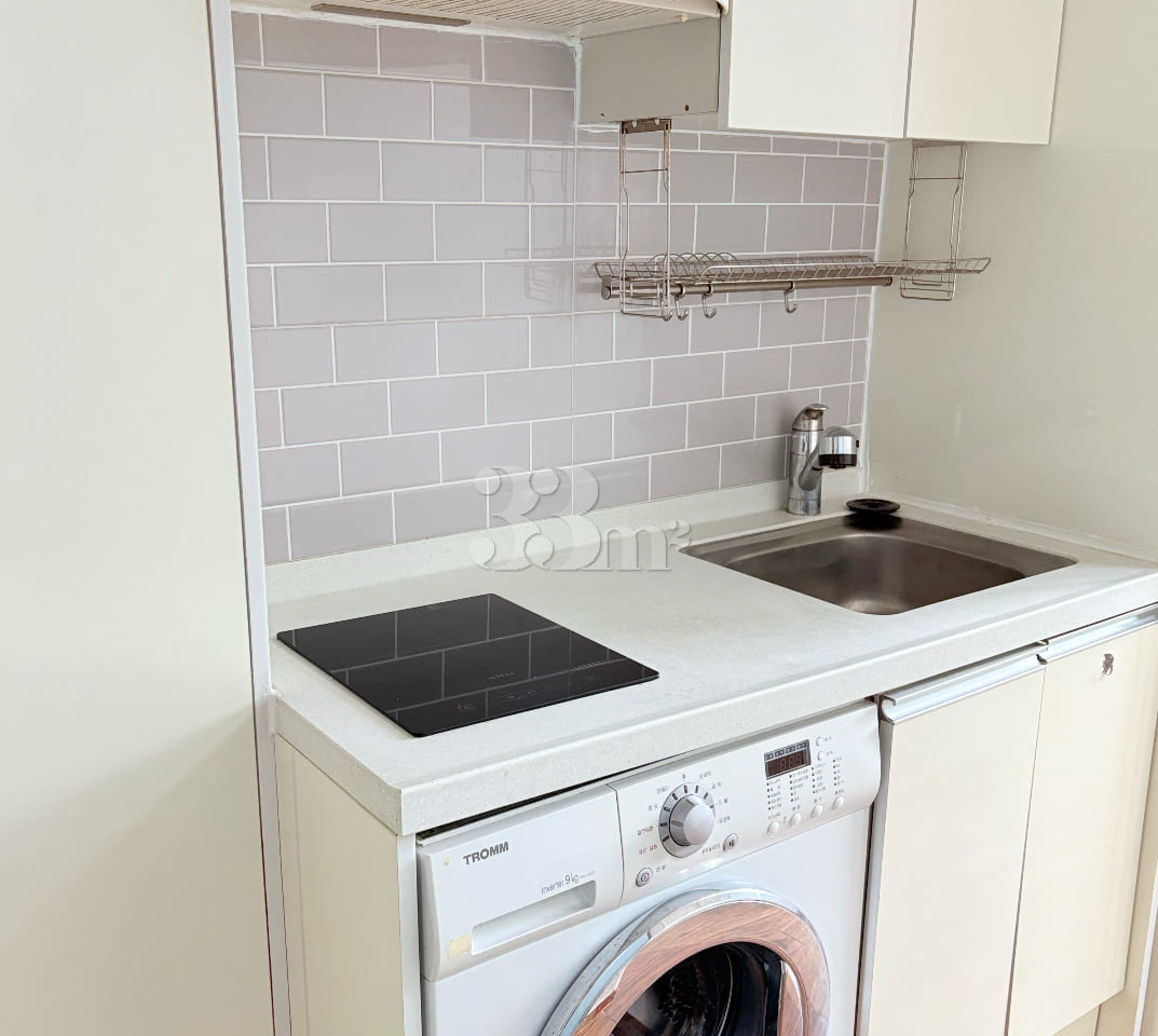 Fully furnished 3-room unit near Juan Station 0th image