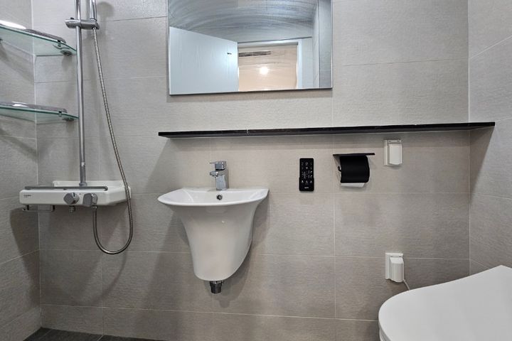 Clean, fully-furnished apartment in Seongbuk- 5th image