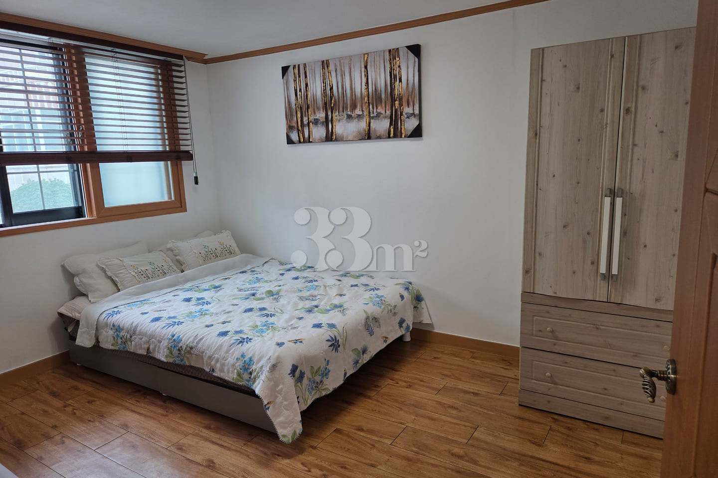 A quiet, comfortable, and spacious room 0th image