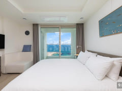Direct ocean-view terrace 1th image