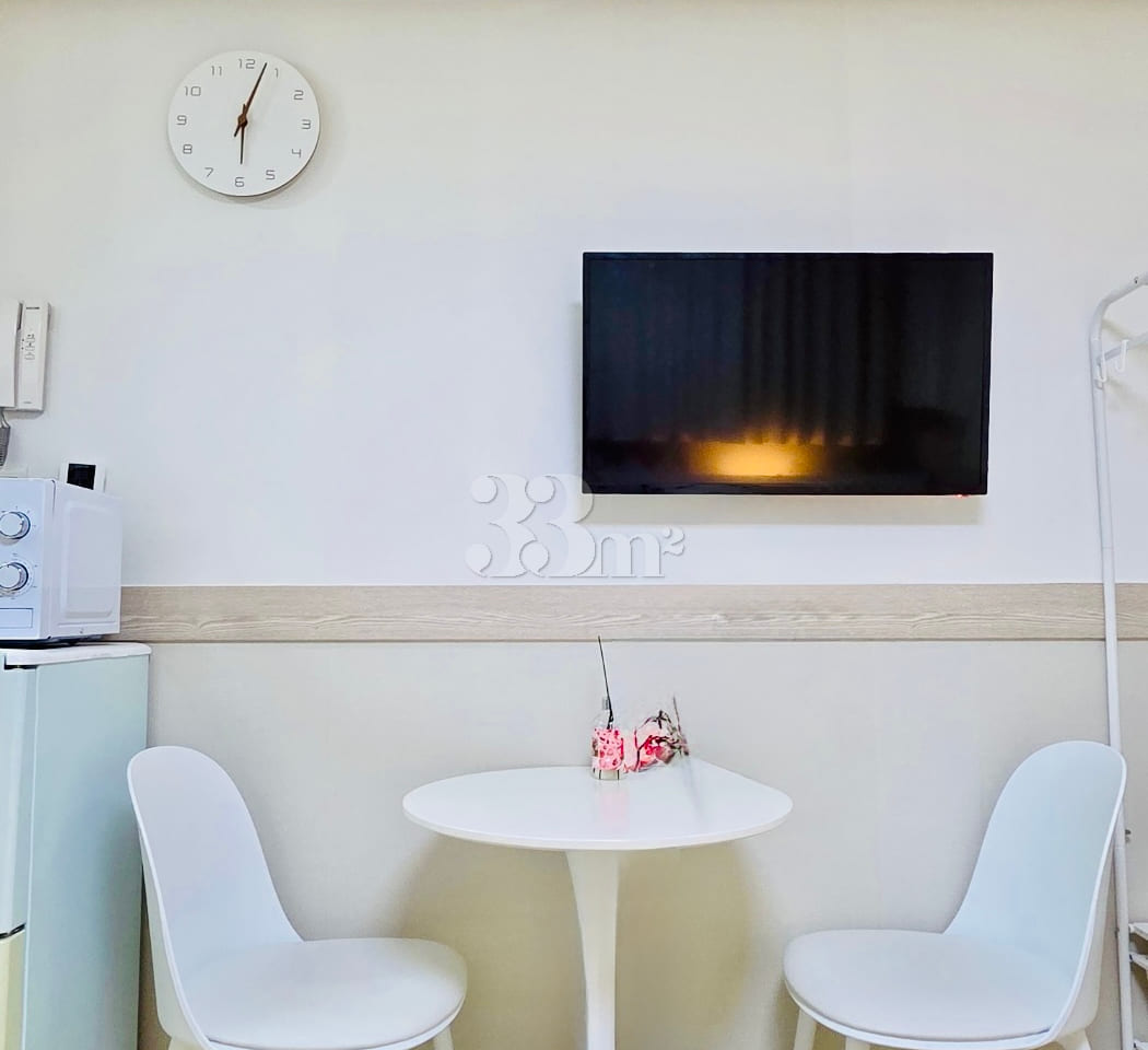 Fully Furnished Unit B (4-Minute Walk from Bo 17th image