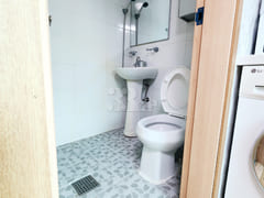 Large window, quiet and cozy 306 8th image